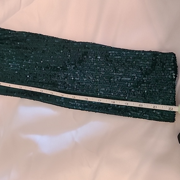 Belle Badgley Mischka emerald sequin dress, size 10 - Picture 7 of 11